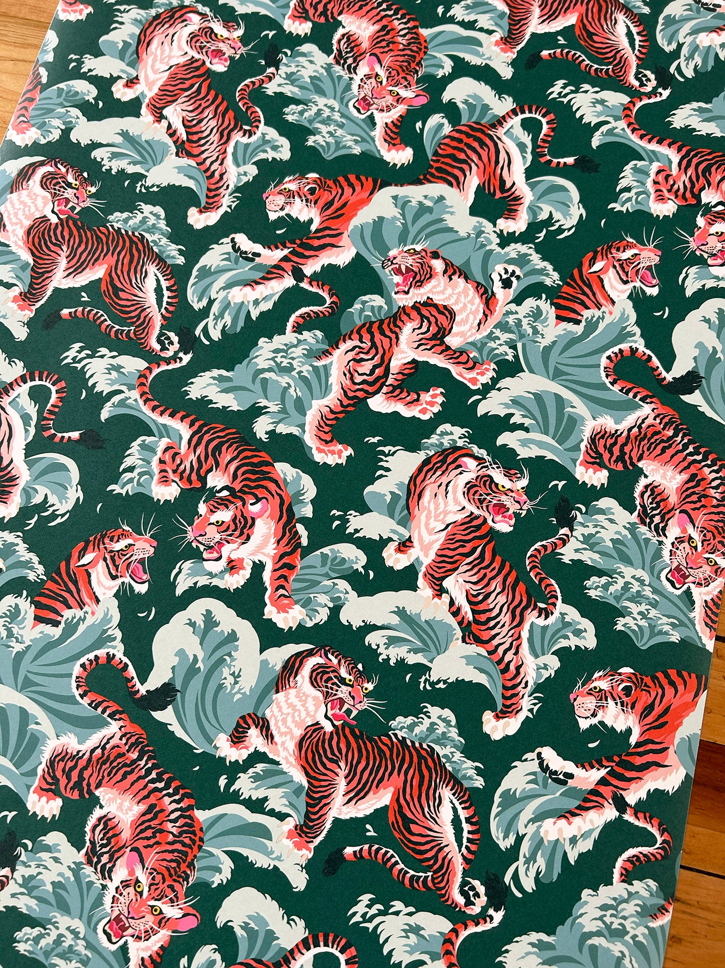 Easy Tiger Emerald Wallpaper