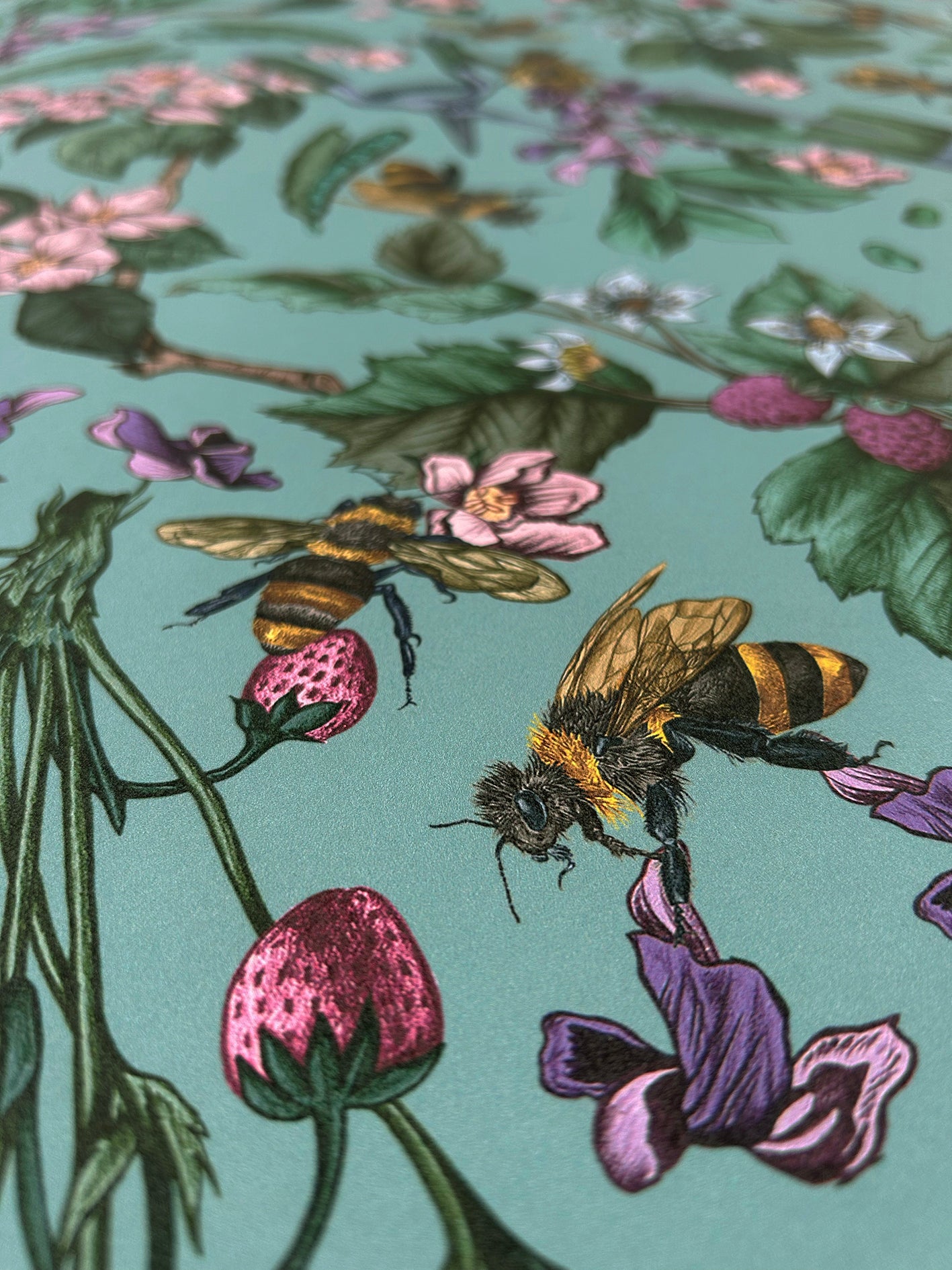 Signature Bee Mint Wallpaper